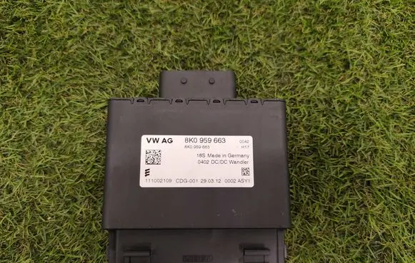 Audi A5 Sportback 8TA Power management control unit 8K0959663 111002109