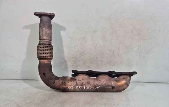 Audi Q7 4L Exhaust manifold 05925303