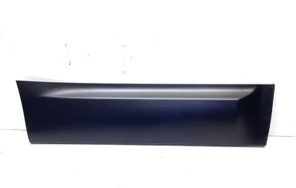 Nissan Qashqai+2 Rear door trim (molding) 82870BR11A