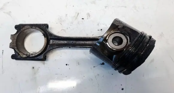 Volvo XC90 Piston with connecting rod 