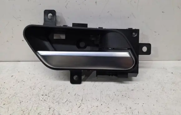 Nissan Qashqai J12 Front door interior handle 806706UA0A