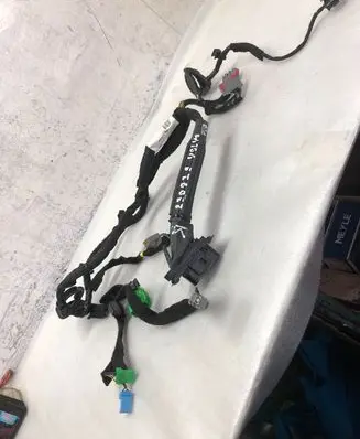 Volvo V40 Cross country Front door wiring loom 31334092