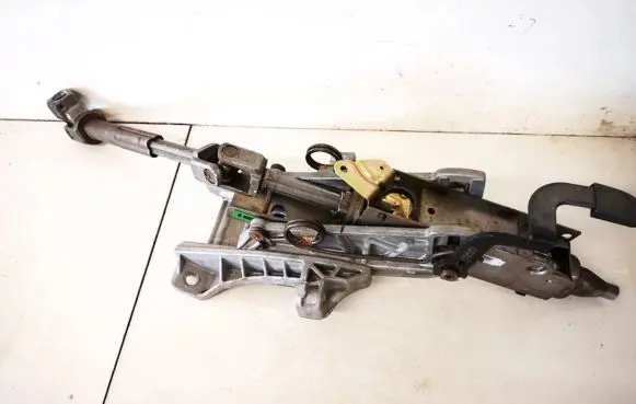 Mazda 3 I Steering wheel axle 4n613c529da 4n61-3c529-da