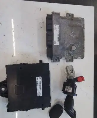 Renault Master III Engine control unit/module 237103907S 237103906S A3C0078480201