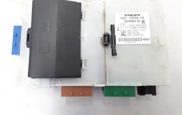 Volvo XC60 Fuse module 30765624
