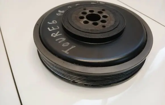 Volkswagen Touareg I Crankshaft pulley 1045440102