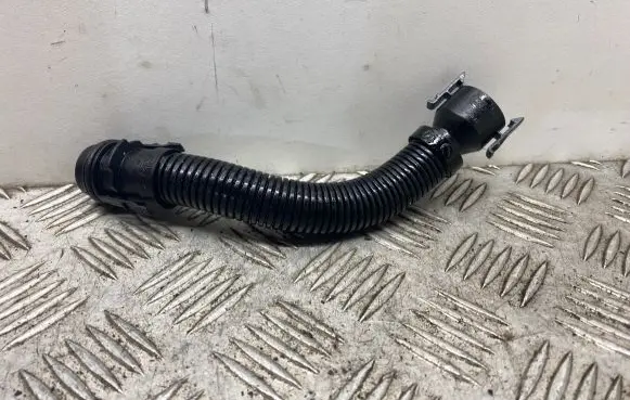 BMW 3 F30 F35 F31 Breather hose/pipe 58650910