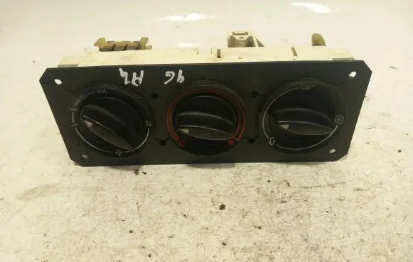 Audi A4 S4 B5 8D Climate control unit