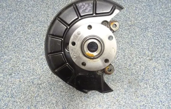 Volkswagen Jetta VI Front wheel hub