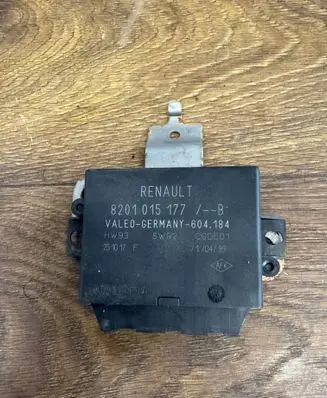 Renault Master III Parking PDC control unit/module 8201015177