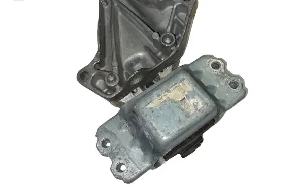 Volkswagen Golf V Engine mounting bracket 1K0199117BQ 1K0199555