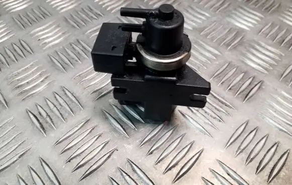BMW 5 E60 E61 Turbo solenoid valve 72279600 2247906