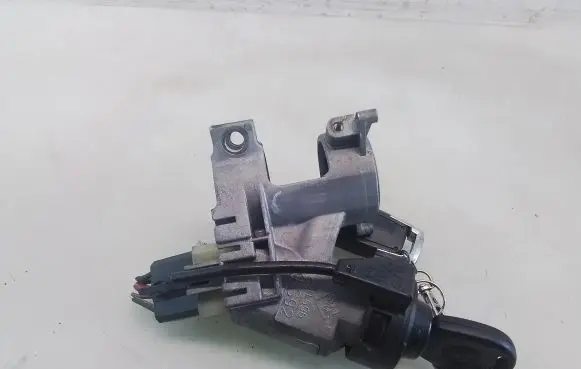 Volkswagen PASSAT B3 Ignition lock 357905851