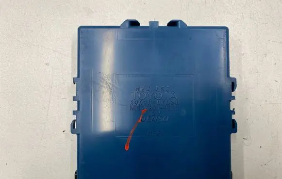 Toyota Corolla Verso AR10 Combustion control unit/module 896180F020 MB1238009021