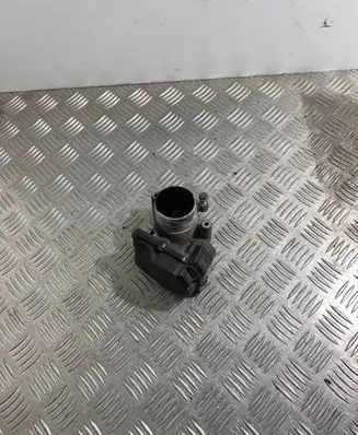 Volkswagen PASSAT B7 Throttle valve 03L128063R