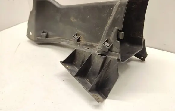 BMW X5 E53 Brake cooling air channel/duct 51717121616 7121616