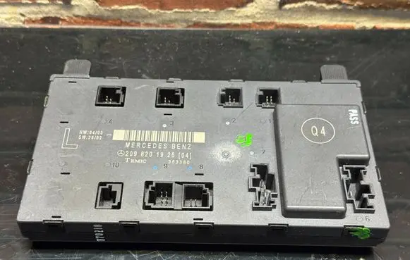 Mercedes-Benz CLK A209 C209 Door control unit/module 2098201926 353380
