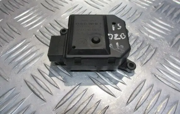 Opel Zafira B Central body control module 309368000A
