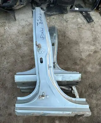 Ford Fiesta Pillar (middle) 