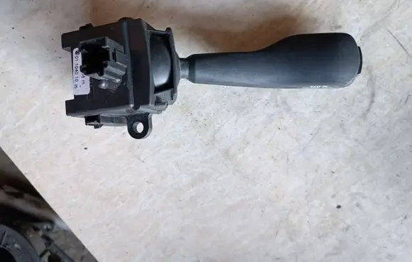 BMW 5 E39 Indicator stalk 8363668K 01104010
