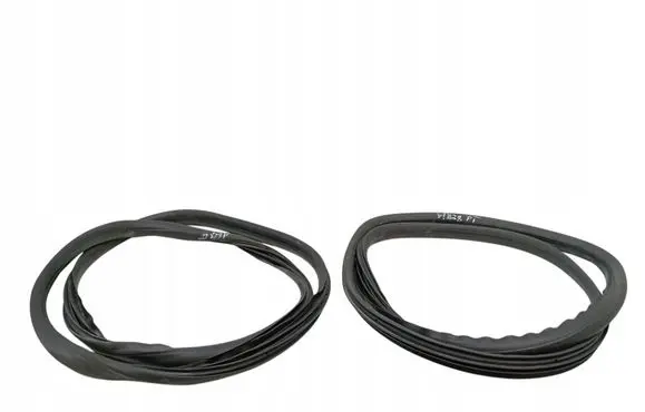 Volvo V50 Rubber seal front door (on door) 