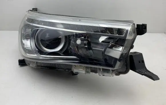 Toyota Hilux (AN120, AN130) Headlight/headlamp