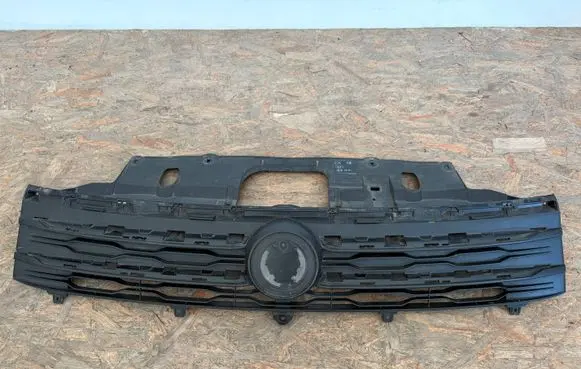 Fiat Talento Front bumper upper radiator grill 623106388R