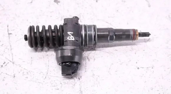Volkswagen Caddy Fuel injector 038130073BN 0414720313