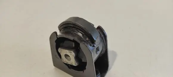 Toyota Avensis T250 Engine mount bracket