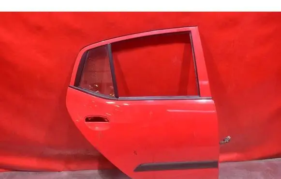 Hyundai i10 Rear door