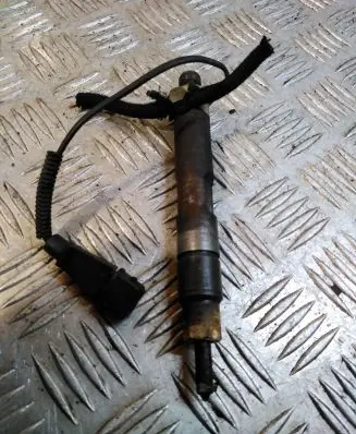 Volkswagen New Beetle Fuel injector 028130202Q 0432194694