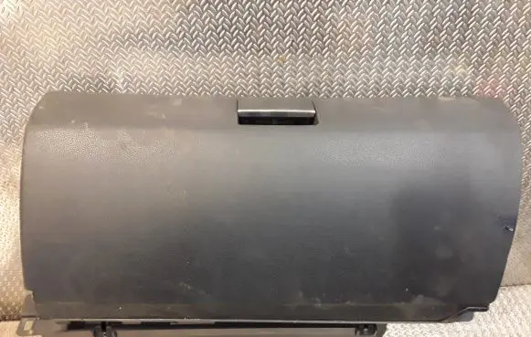 Mercedes-Benz A W169 Glove box