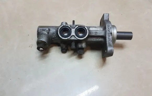 Volvo V70 Master brake cylinder