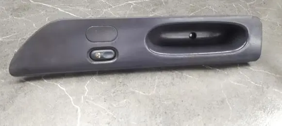 Renault Espace III Quarter vent window switch 77008756