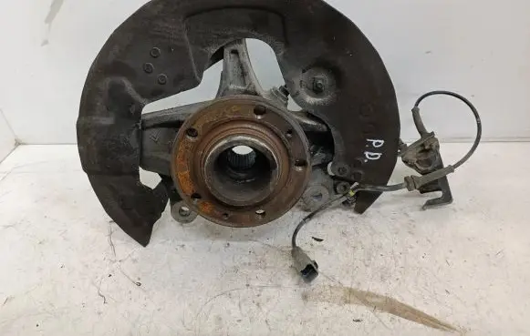 Citroen C4 II Picasso Front wheel hub