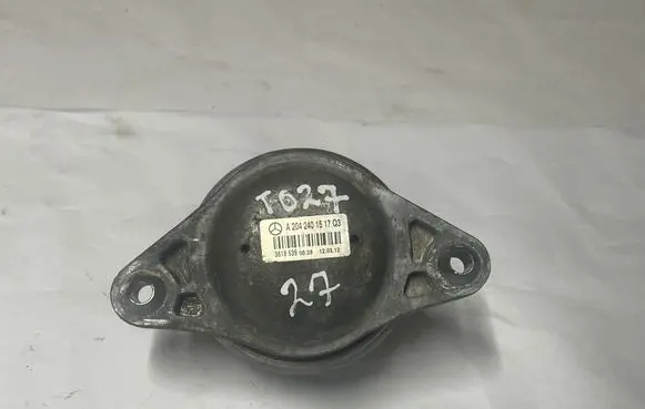 Mercedes-Benz C W204 Engine mount bracket A2042401517