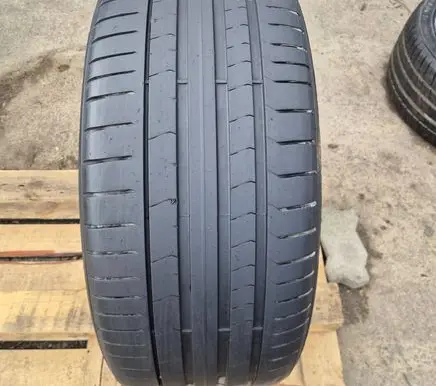 Volvo XC90 R22 summer tire 2753522