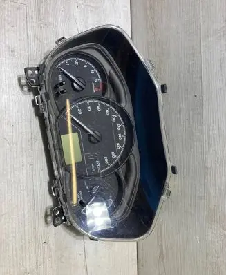 Toyota Yaris Speedometer (instrument cluster) 83800-f5790
