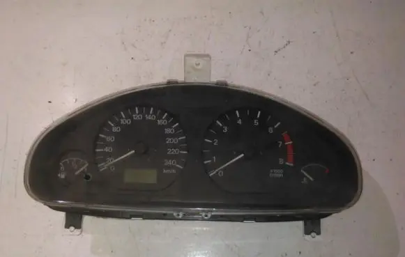 Mitsubishi Carisma Speedometer (instrument cluster) mr308400 op-0179-001