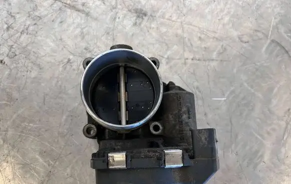 BMW X5M E70 Throttle valve 7555944