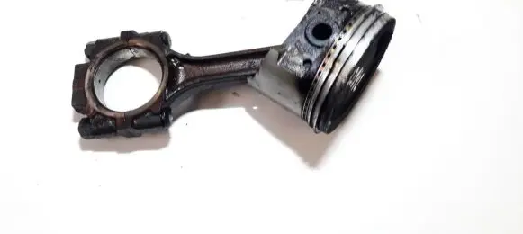 Chrysler Voyager Piston with connecting rod