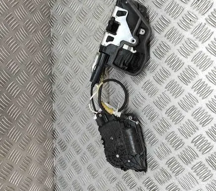 BMW 5 F10 F11 Coupe door lock (next to the handle) 7185689