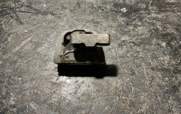 Audi A3 S3 8P Engine mount bracket 1K0199262