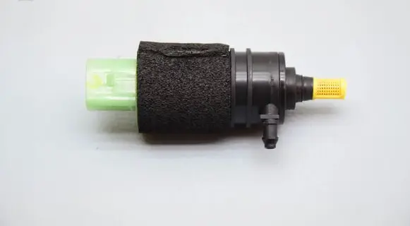 BMW 5 G60 G61 Windscreen/windshield washer pump 