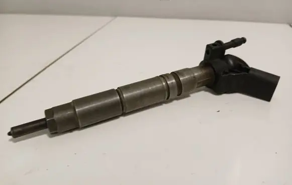 Mercedes-Benz R W251 Fuel injector 0445115027