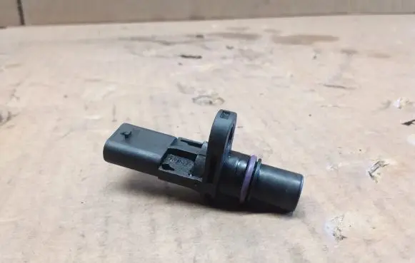 Audi A3 S3 8V Camshaft position sensor 04L907601