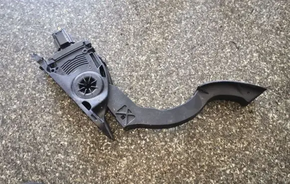 Ford Focus Accelerator throttle pedal BV619F836AB