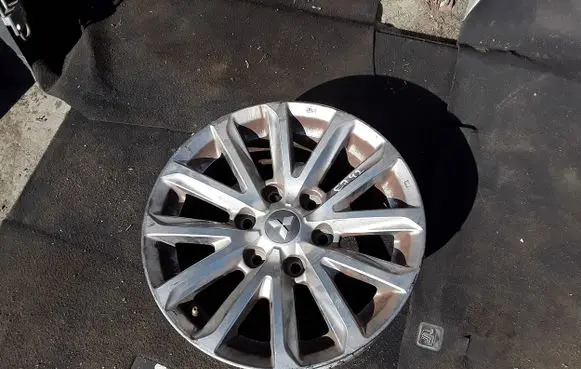 Mitsubishi L200 R17 alloy rim 