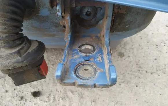 Citroen C3 Rear door lower hinge