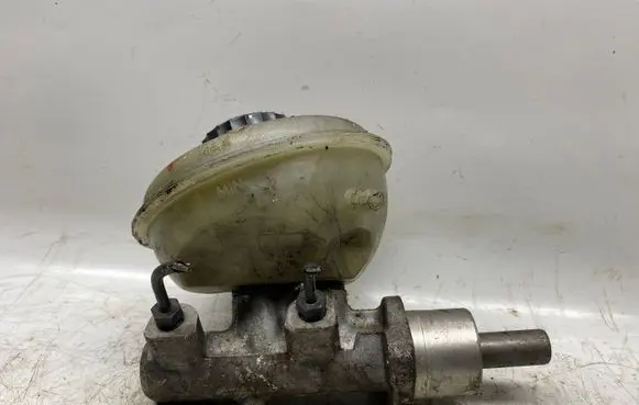 Audi A6 S6 C4 4A Master brake cylinder 8d0611301